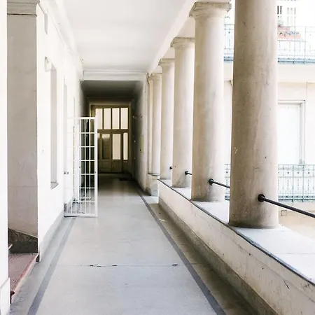 D.five Stylish On Vaci Street *