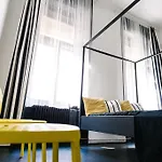 D.five Stylish On Vaci Street Budapest